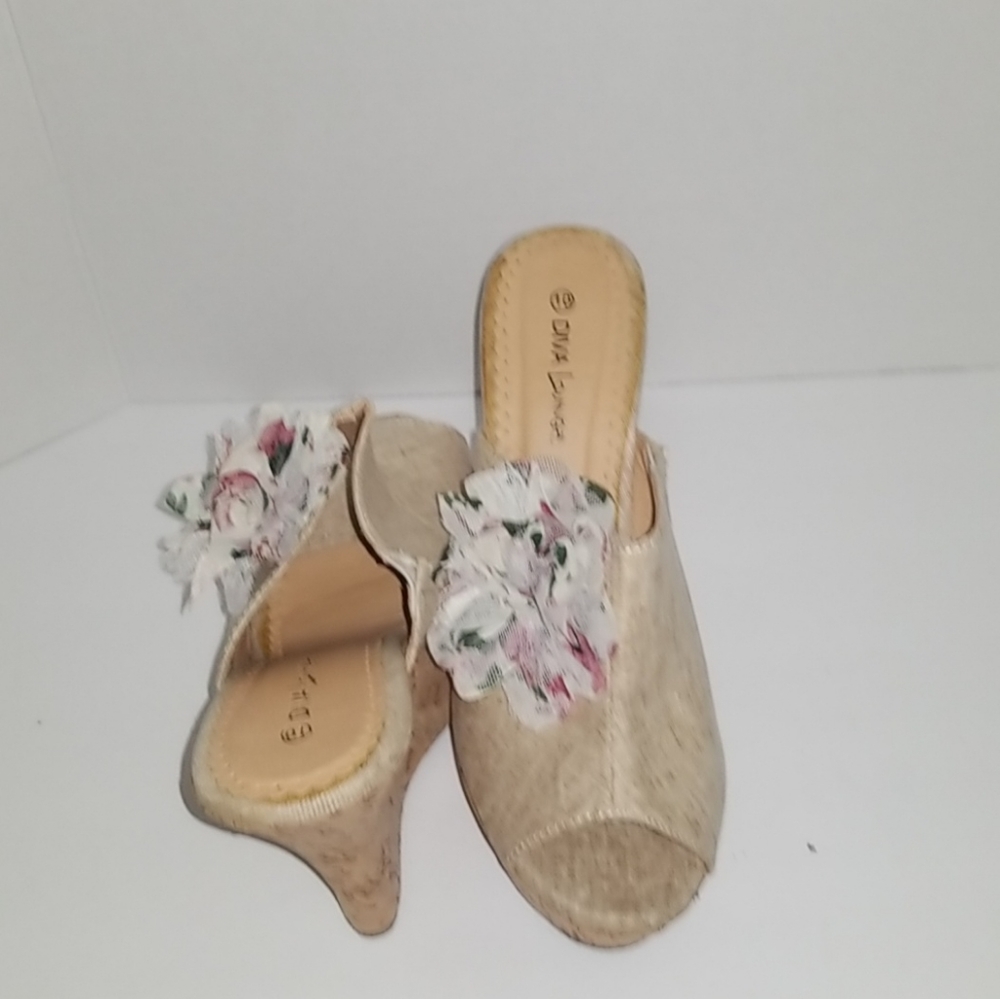 Wedges - Picture 5 of 9